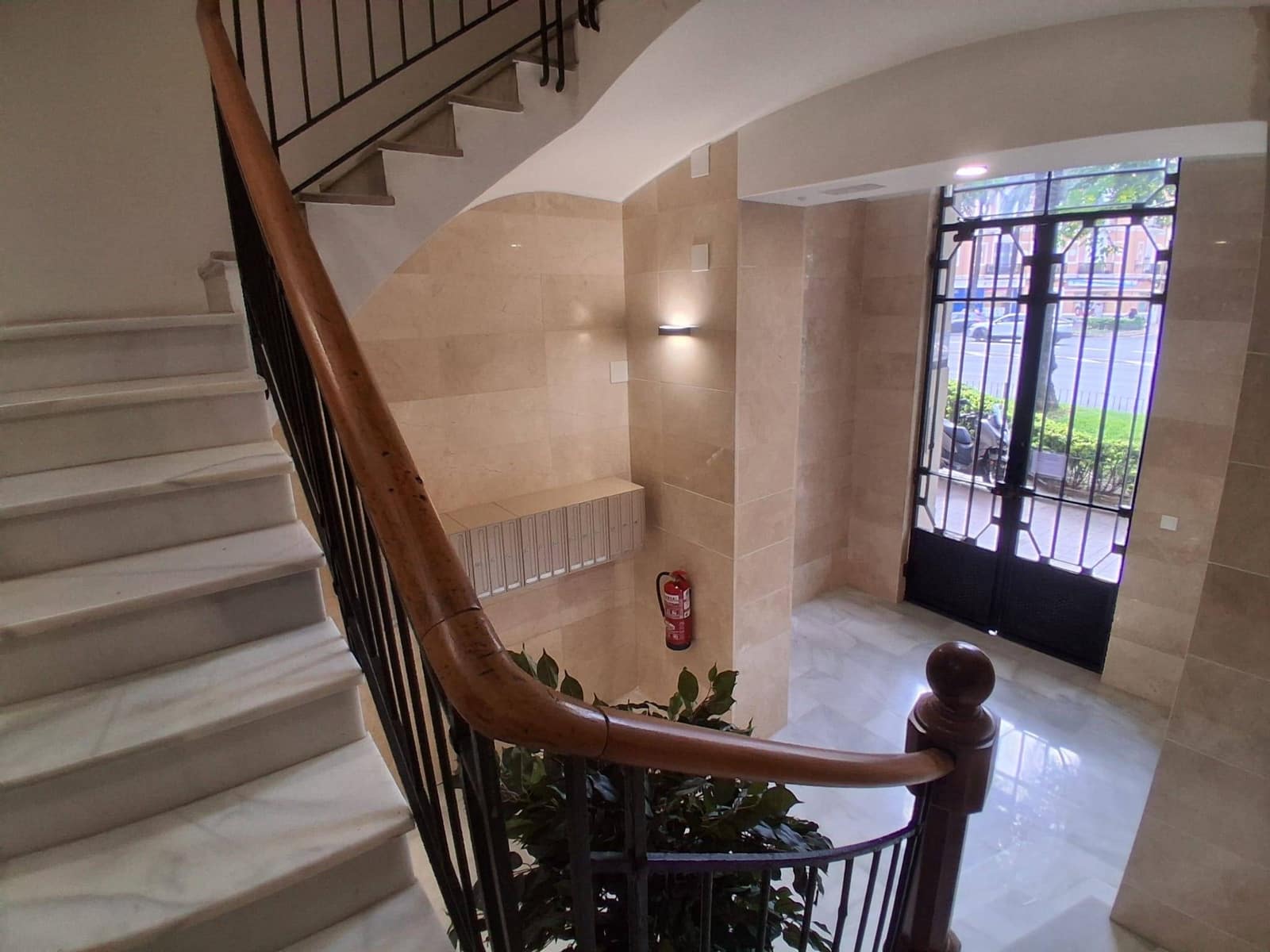 3 soverom Leilighet til leie i Valencia by med garasje - € 1 995 (Ref: 10129556)