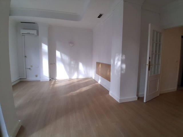 3 soverom Leilighet til leie i Sant Francesc, Valencia by med garasje - € 1 995 (Ref: 10129556)