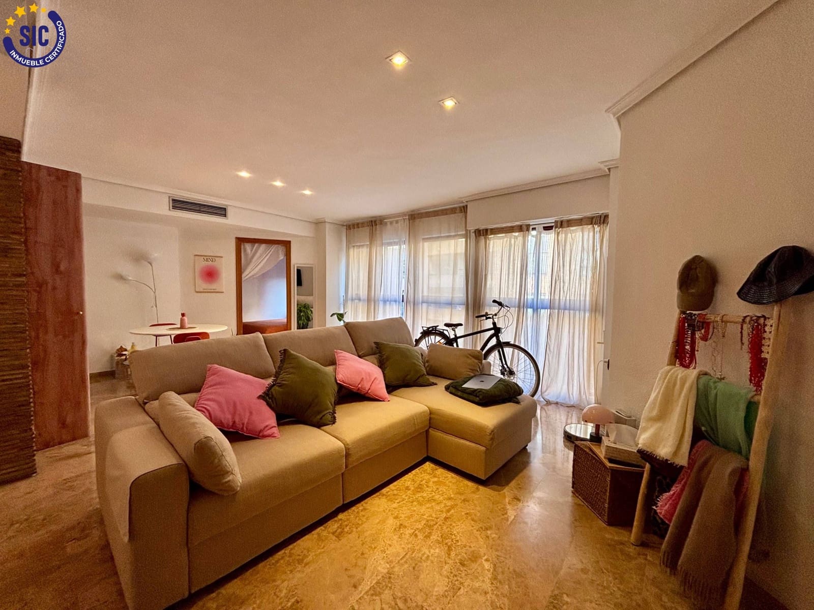 1 bedroom Flat for sale in Valencia city with garage - € 319,000 (Ref: 9628064)