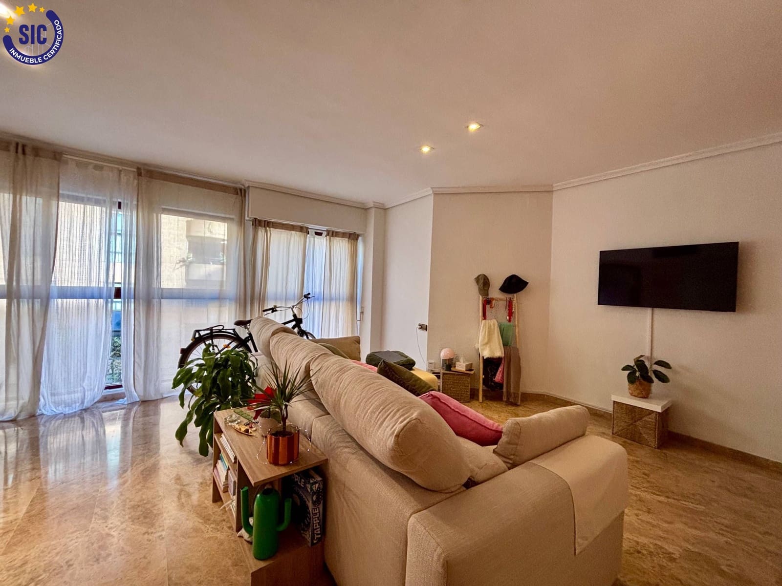 1 bedroom Flat for sale in Valencia city with garage - € 319,000 (Ref: 9628064)