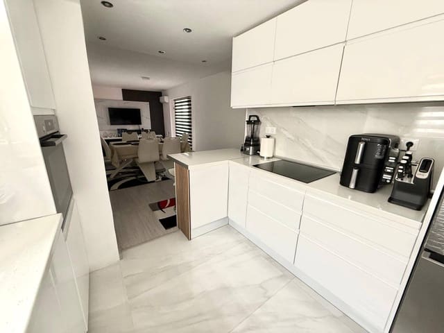 3 soverom Leilighet til salgs i Sant Isidre, Valencia by - € 329 000 (Ref: 9628066)