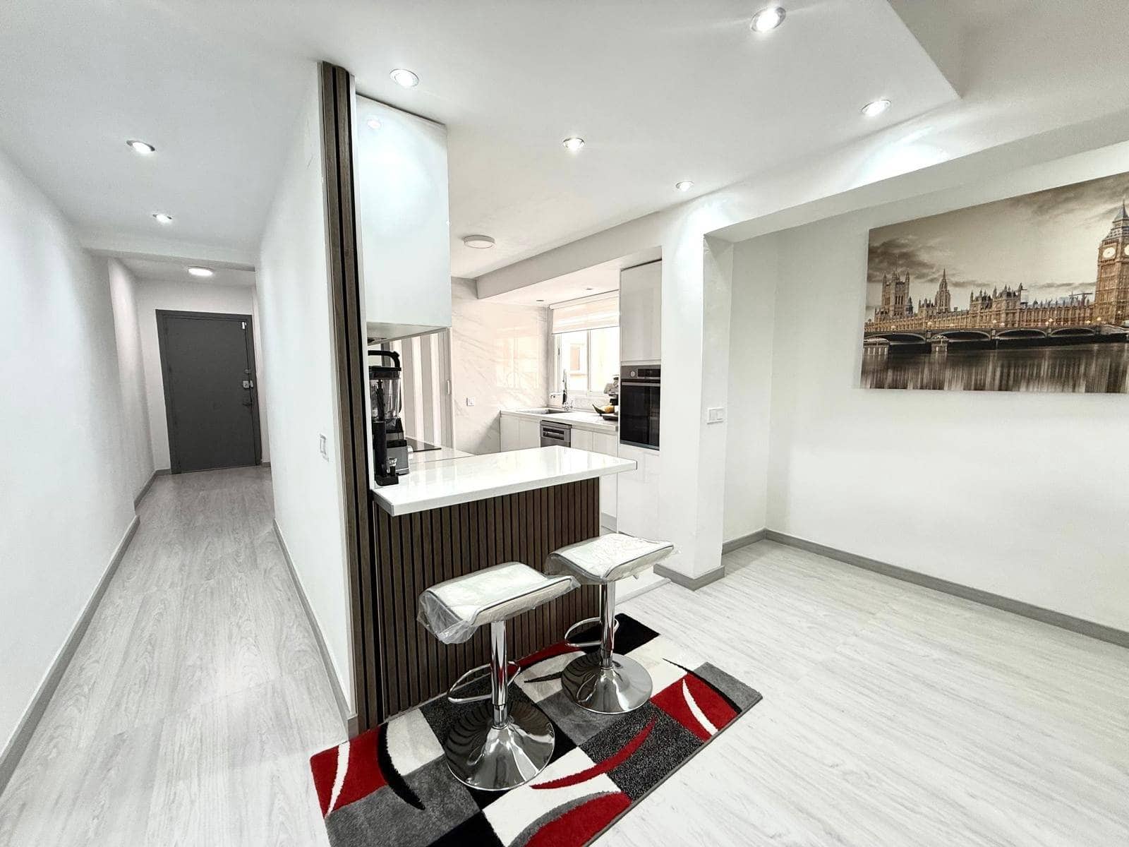 3 bedroom Flat for sale in Valencia city - € 329,000 (Ref: 9628066)