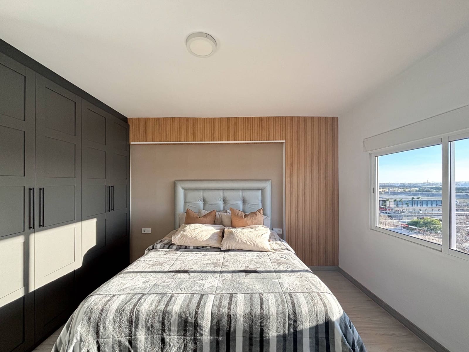 3 bedroom Flat for sale in Valencia city - € 329,000 (Ref: 9628066)