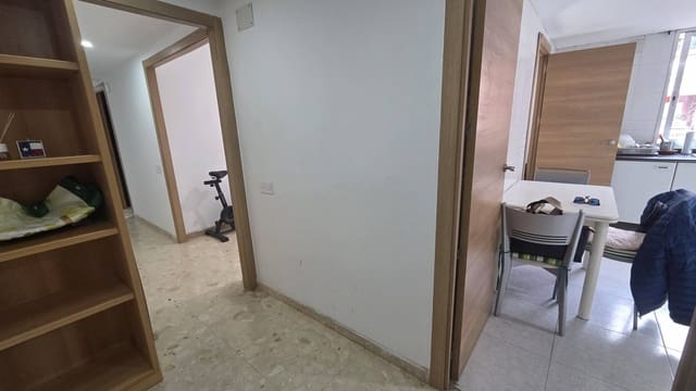 4 bedroom Flat for sale in Algiros, Valencia city - € 359,000 (Ref: 9628070)