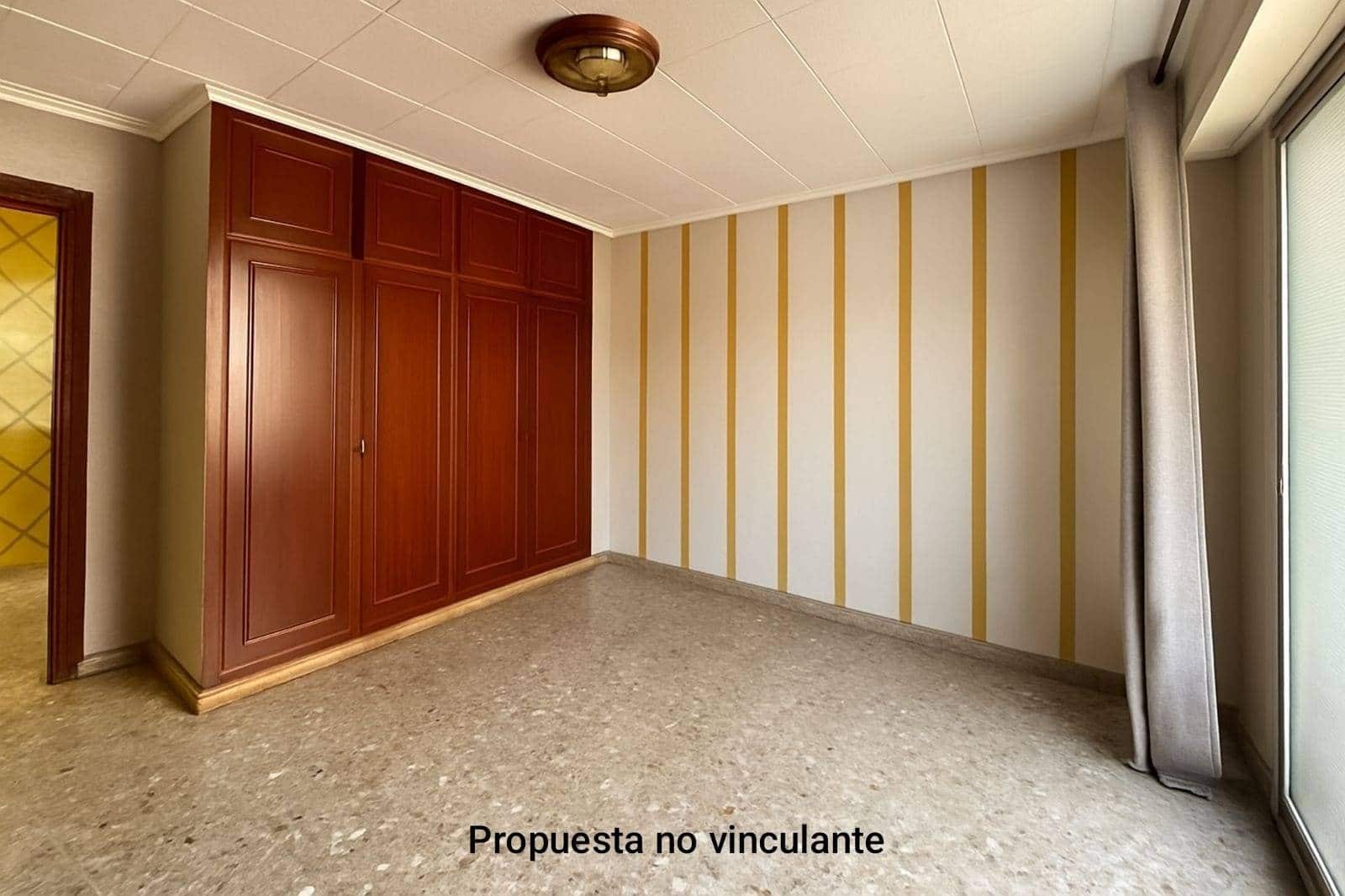 Piso de 4 habitaciones en València ciudad en venta - 239.000 € (Ref: 9629996)