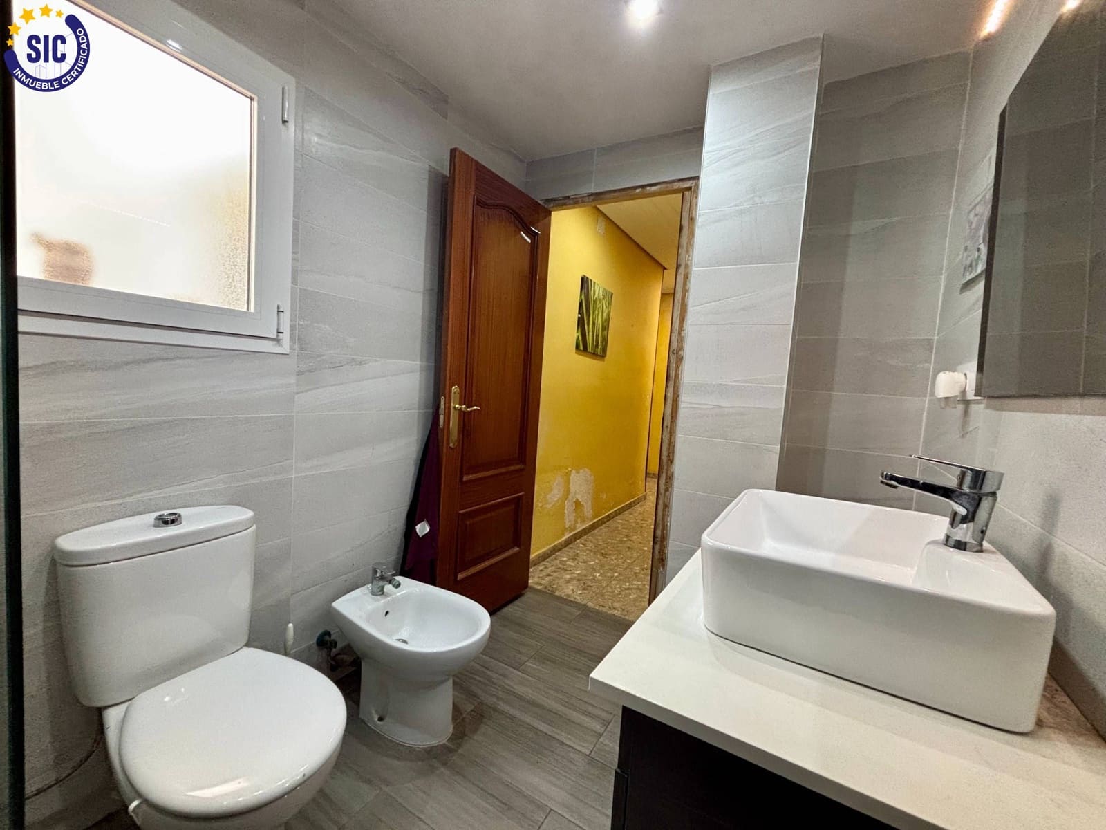 Piso de 4 habitaciones en València ciudad en venta - 239.000 € (Ref: 9629996)