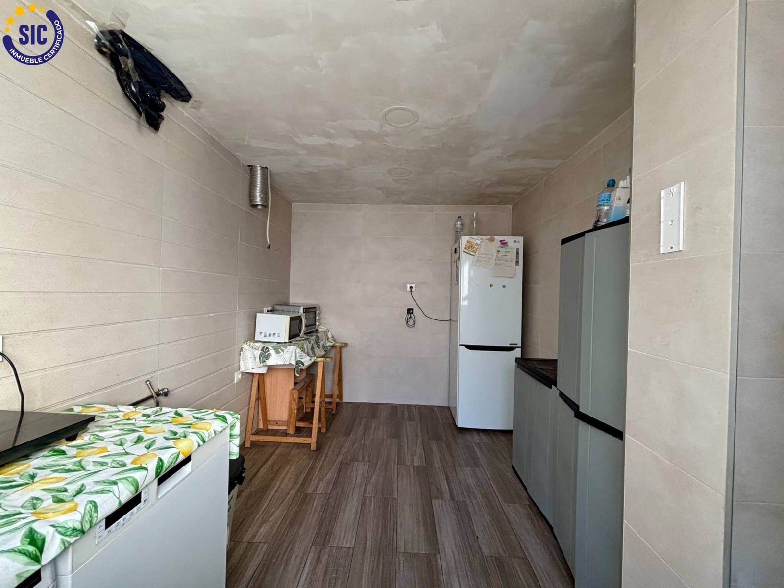 Piso de 4 habitaciones en València ciudad en venta - 239.000 € (Ref: 9629996)