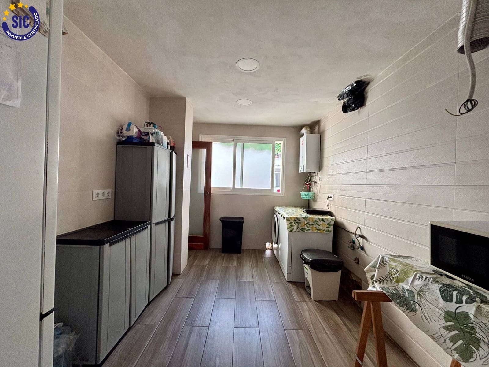 Piso de 4 habitaciones en València ciudad en venta - 239.000 € (Ref: 9629996)