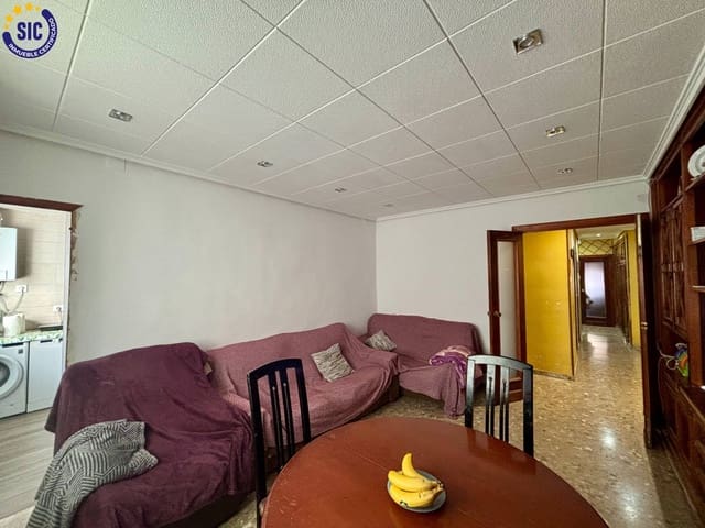 Piso de 4 habitaciones en Torrefiel, València ciudad en venta - 239.000 € (Ref: 9629996)