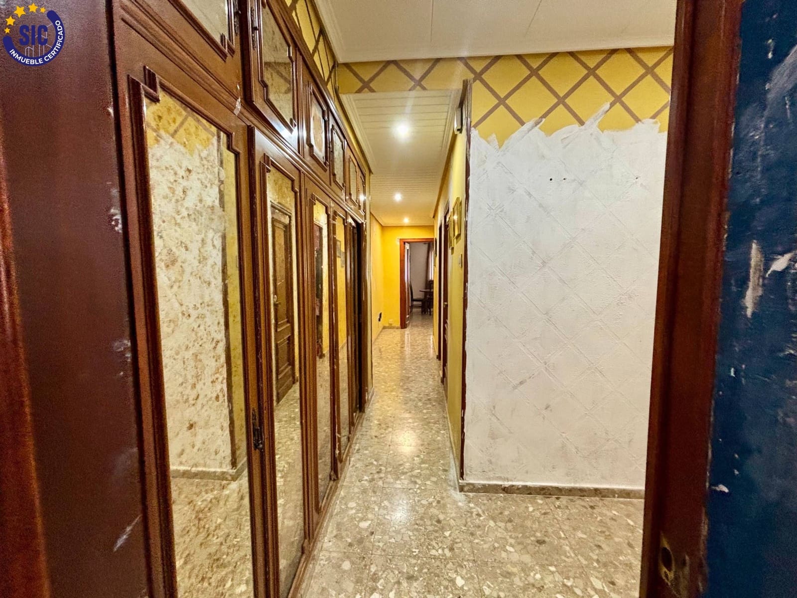 Piso de 4 habitaciones en València ciudad en venta - 239.000 € (Ref: 9629996)