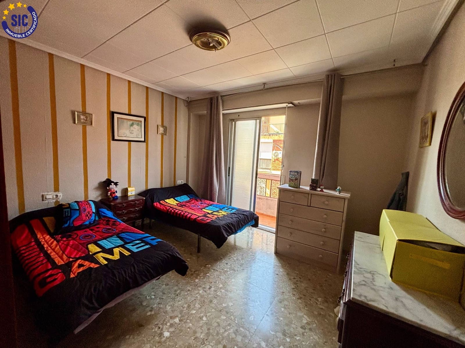 Piso de 4 habitaciones en València ciudad en venta - 239.000 € (Ref: 9629996)