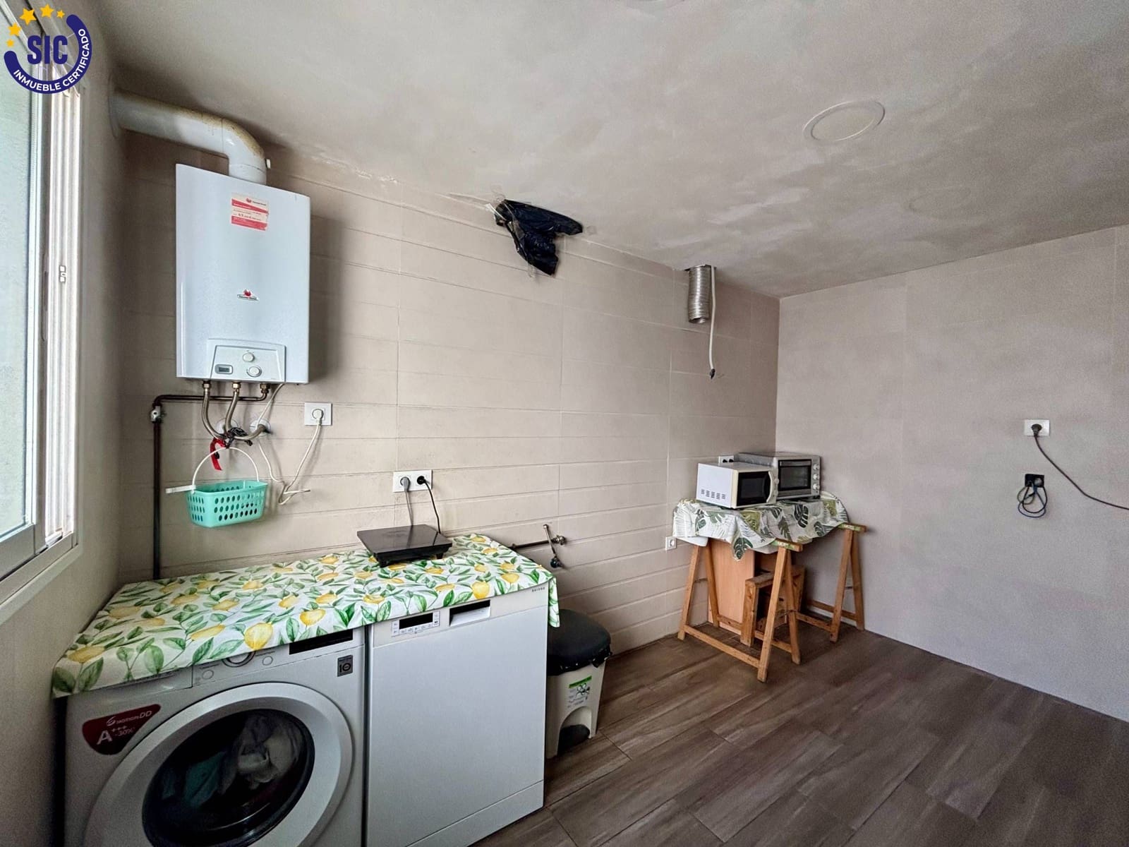 Piso de 4 habitaciones en València ciudad en venta - 239.000 € (Ref: 9629996)