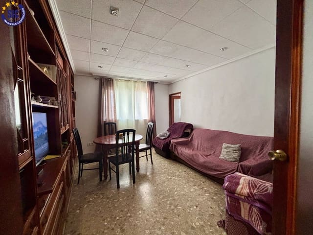 Piso de 4 habitaciones en Torrefiel, València ciudad en venta - 239.000 € (Ref: 9629996)