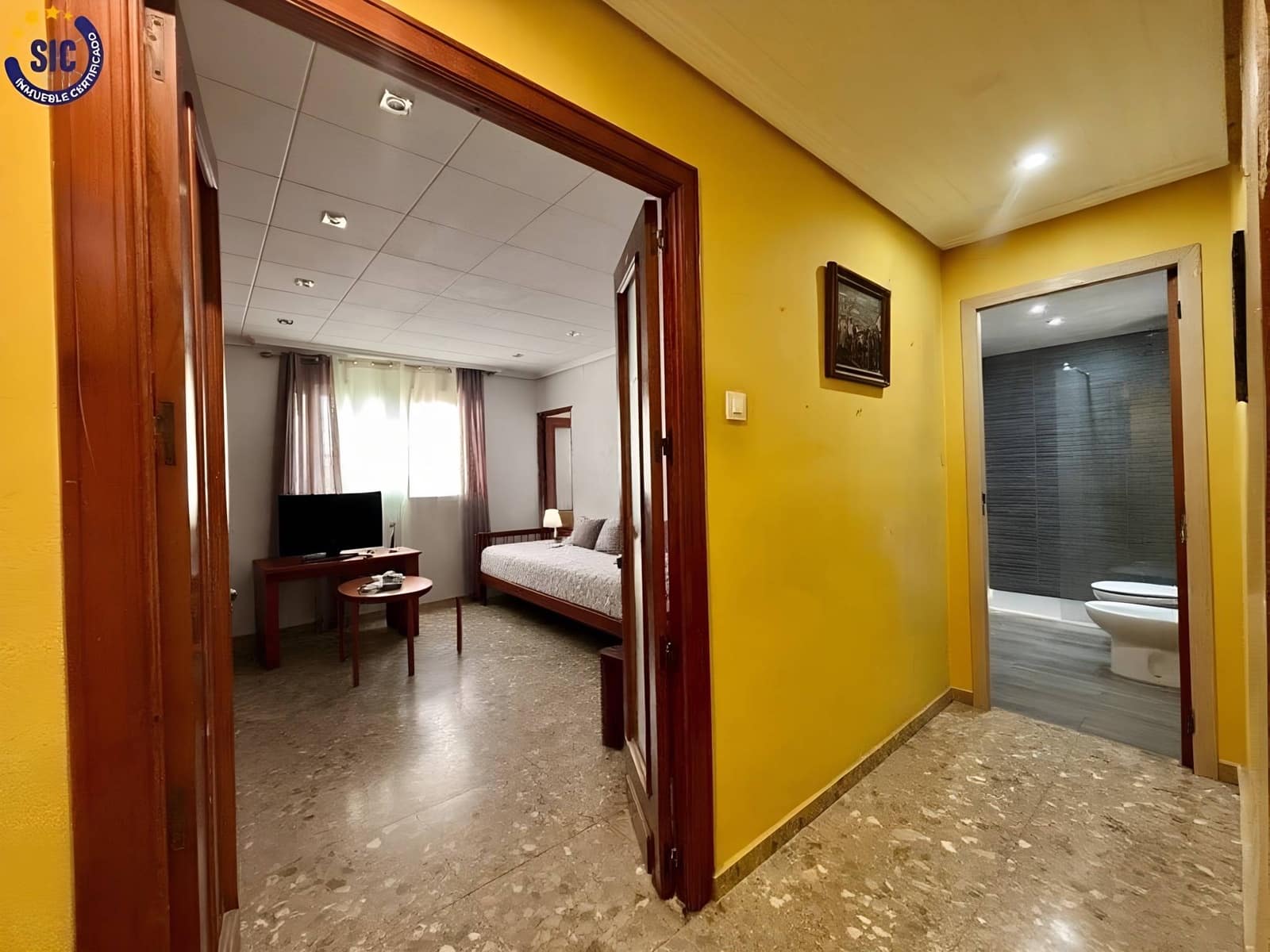 Piso de 4 habitaciones en València ciudad en venta - 239.000 € (Ref: 9629996)