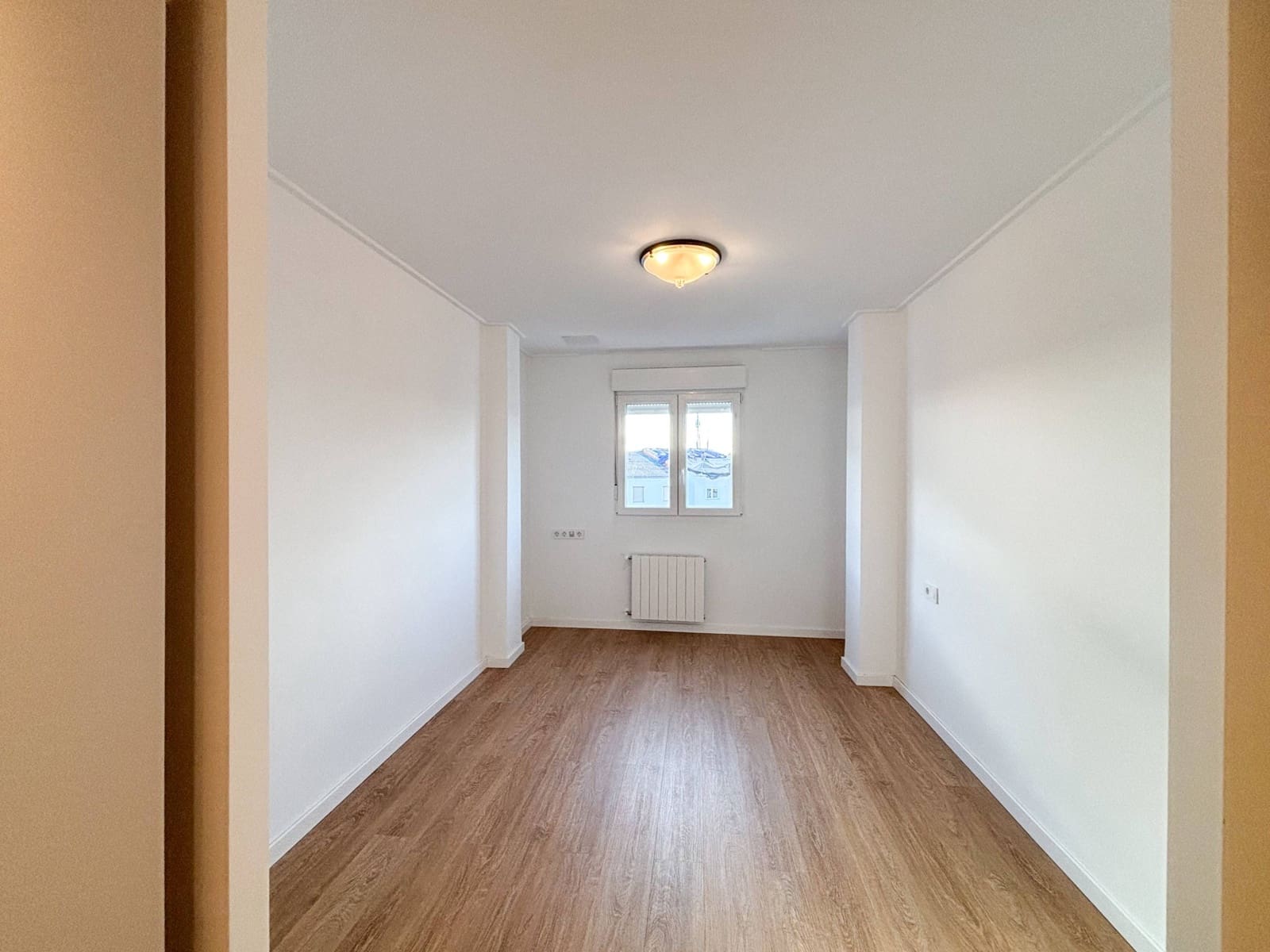 3 bedroom Flat for rent in Valencia city - € 2,300 (Ref: 9629998)