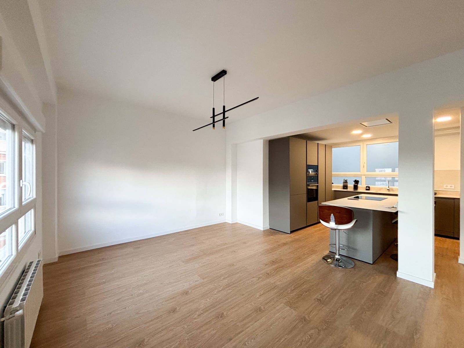 3 bedroom Flat for rent in Valencia city - € 2,300 (Ref: 9629998)