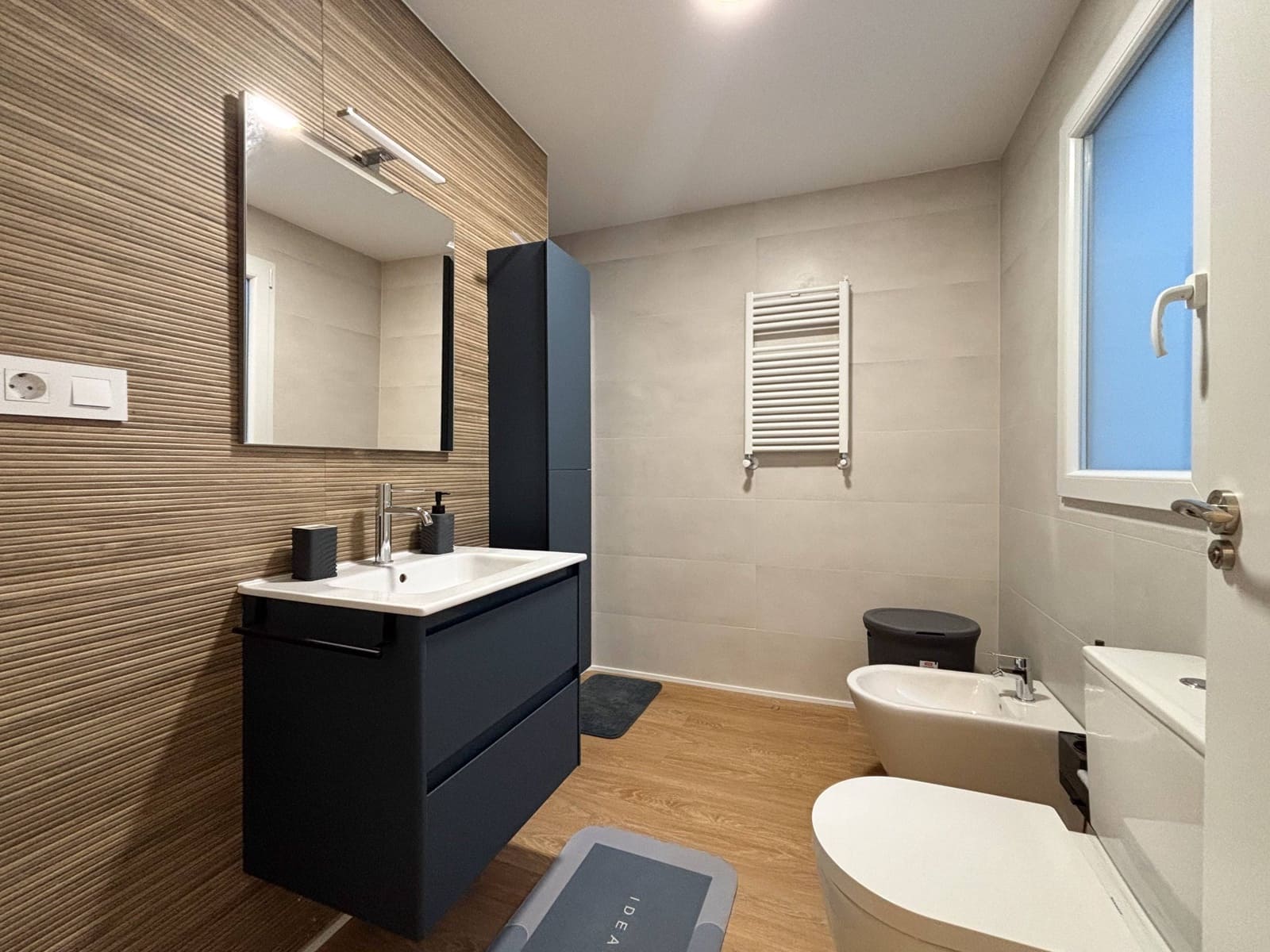 3 bedroom Flat for rent in Valencia city - € 2,300 (Ref: 9629998)