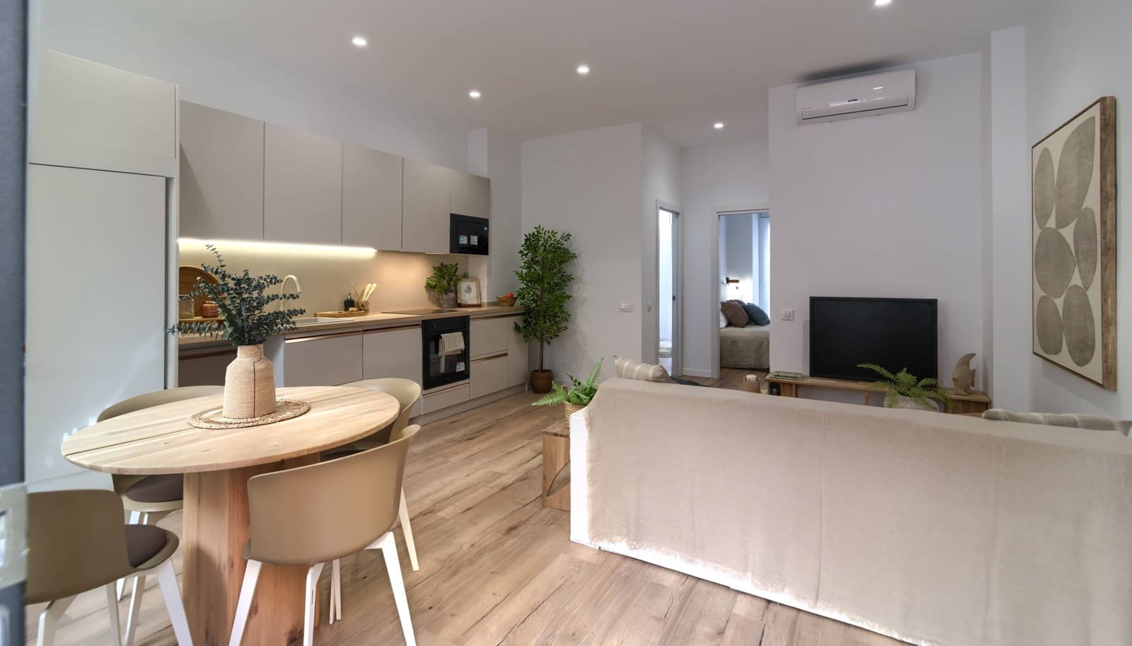 2 bedroom Flat for sale in Valencia city - € 385,000 (Ref: 9648169)