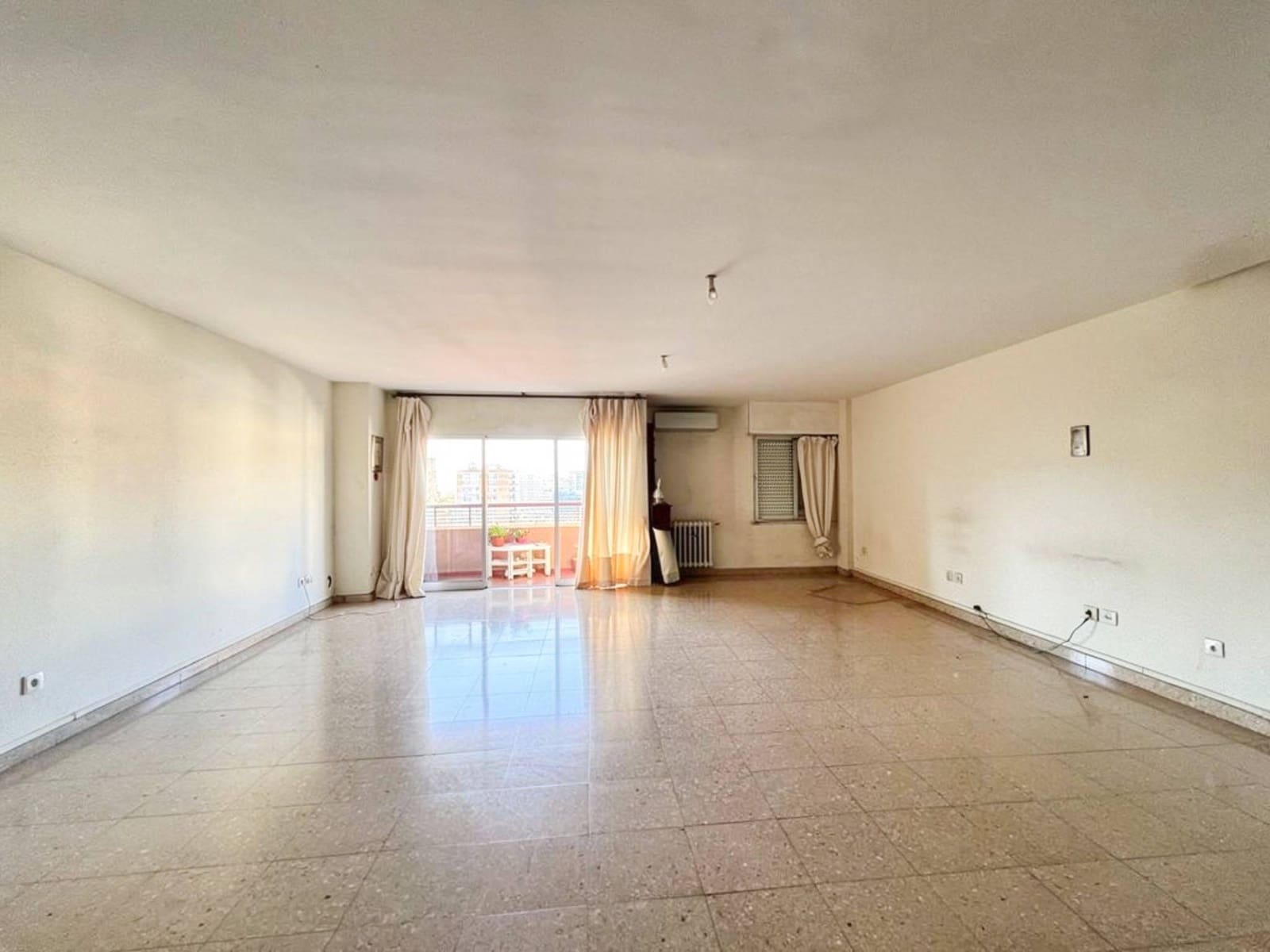 4 sypialnia Mieszkanie na sprzedaż w Miasto Walencja z garażem - 840 000 € (Ref: 9648170)