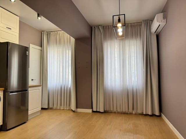 3 sovrum Lägenhet till salu i Ciutat Fallera, Valencia stad - 205 000 € (Ref: 9652026)