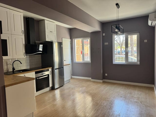 3 sovrum Lägenhet till salu i Ciutat Fallera, Valencia stad - 205 000 € (Ref: 9652026)