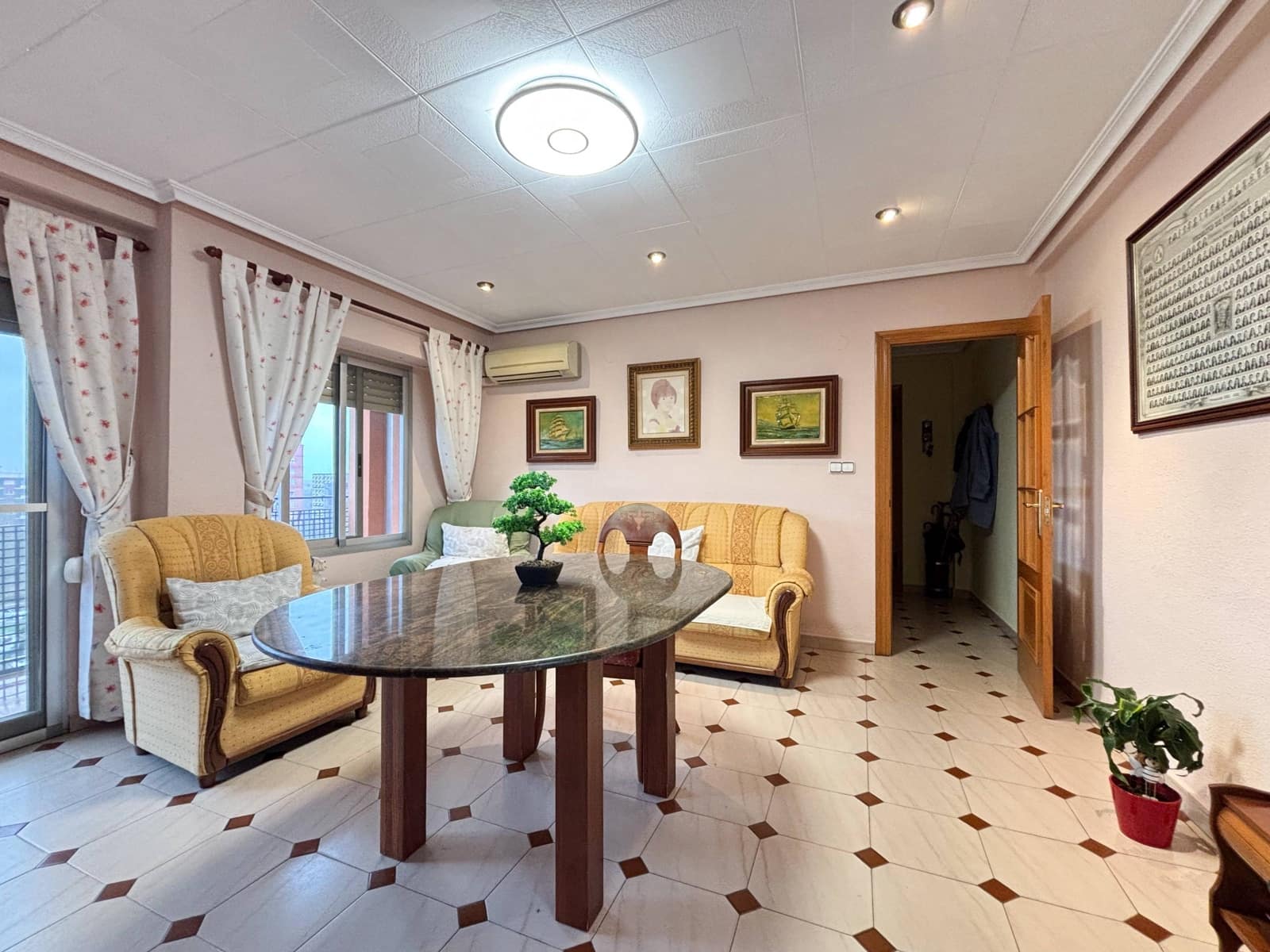 3 slaapkamer Flat te koop in Valencia stad - € 270.000 (Ref: 9656128)