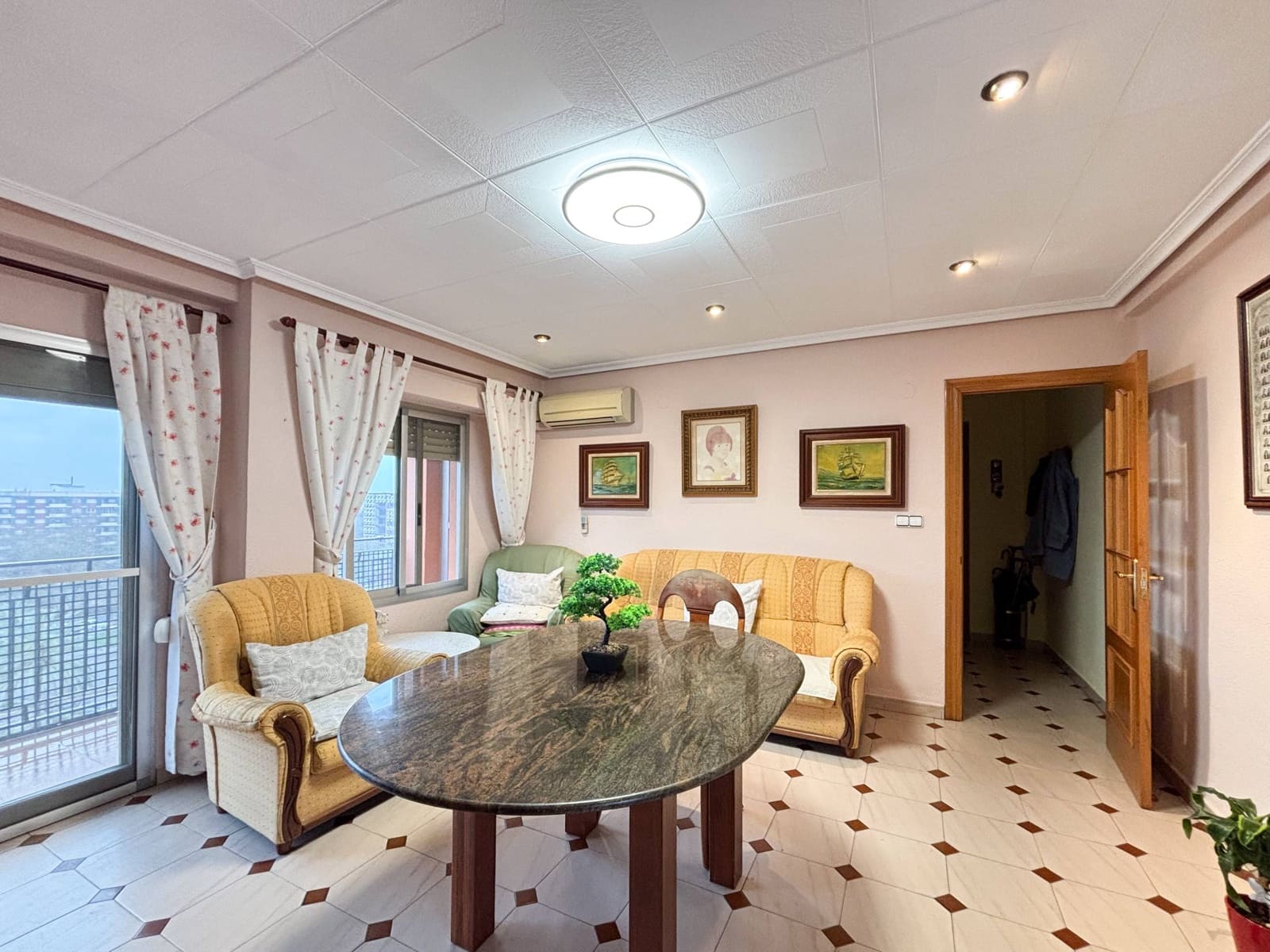 3 slaapkamer Flat te koop in Valencia stad - € 270.000 (Ref: 9656128)