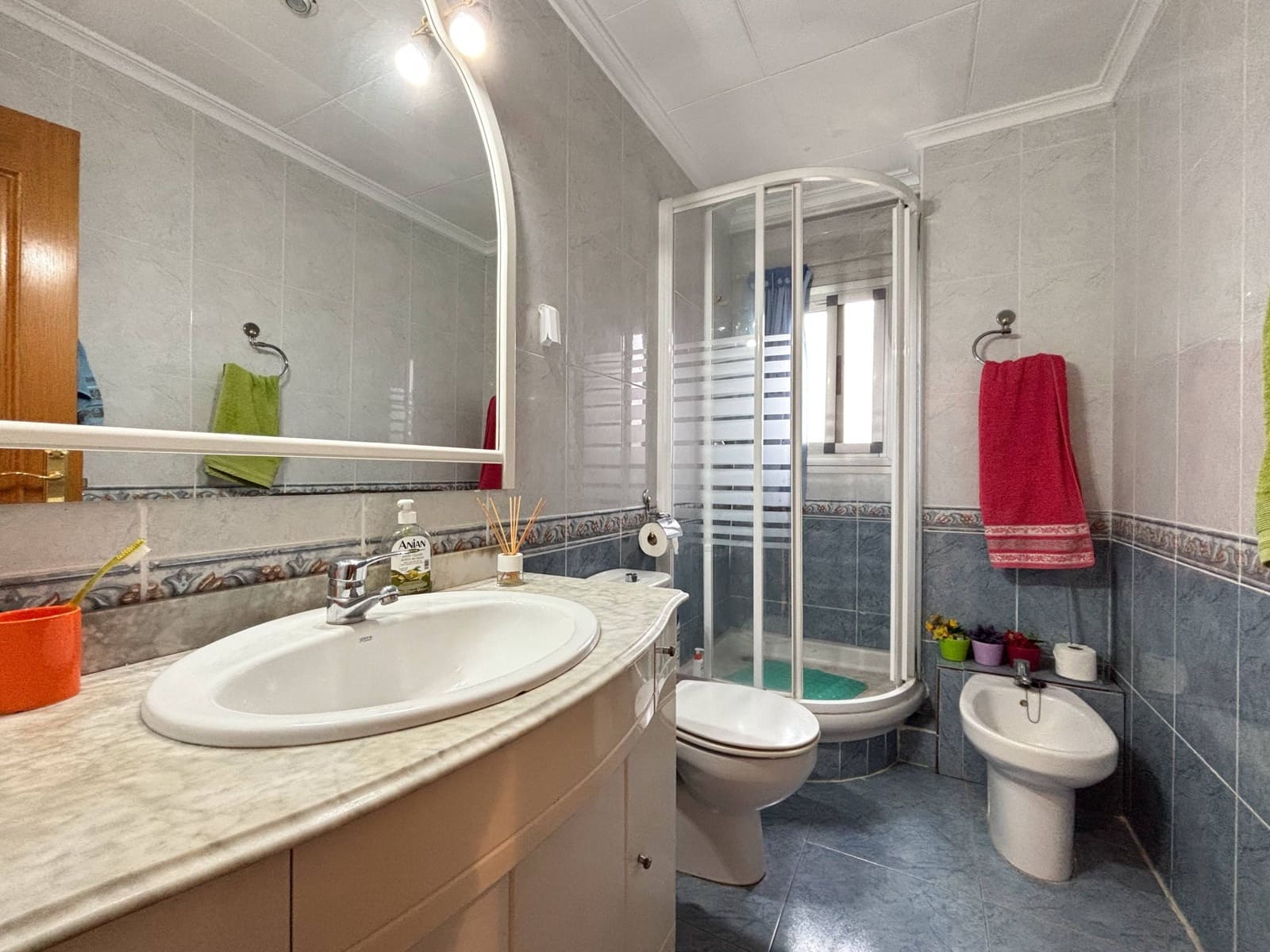 3 slaapkamer Flat te koop in Valencia stad - € 270.000 (Ref: 9656128)