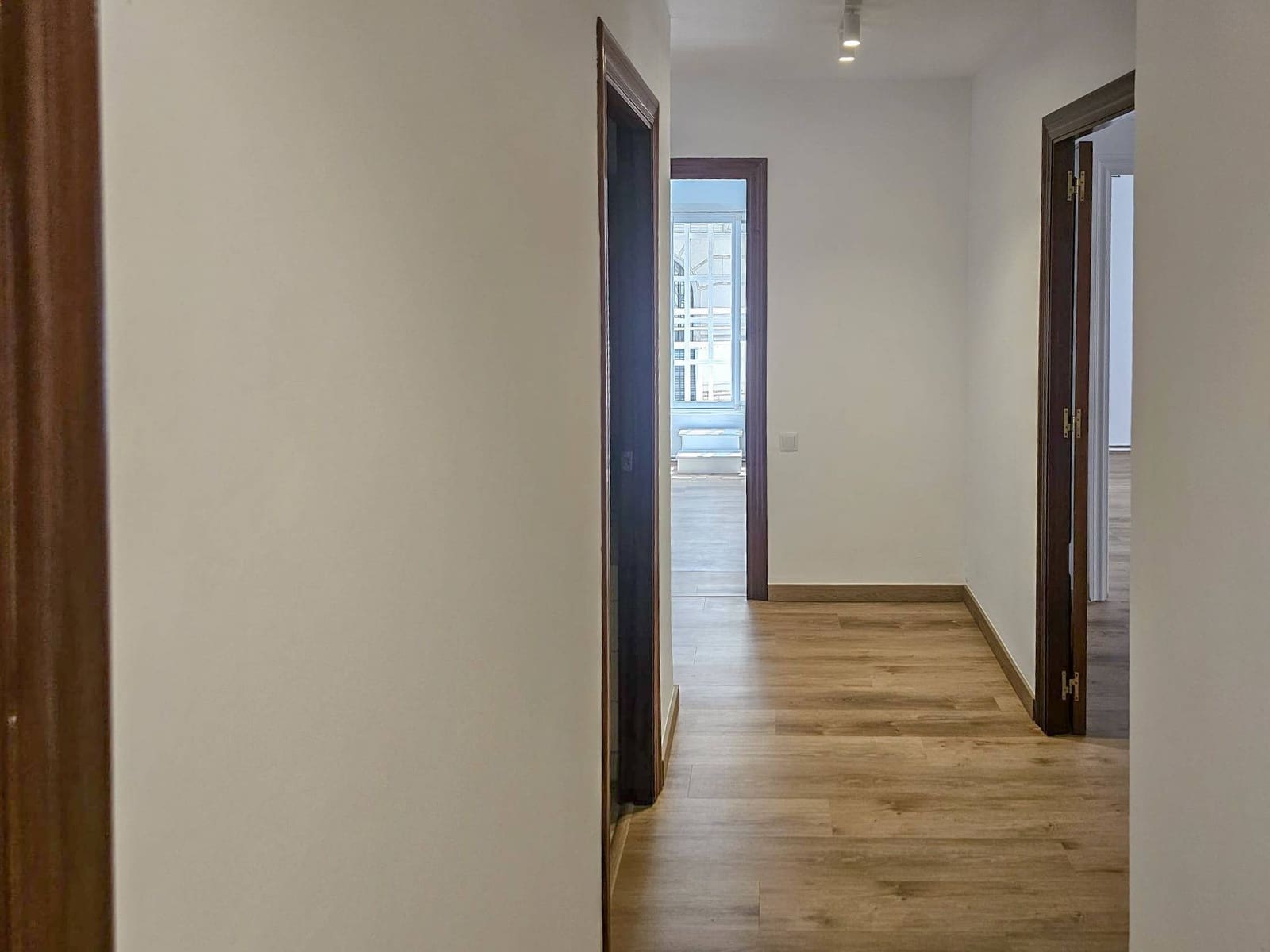 5 soveværelse Lejlighed til leje i Valencia by - € 2.800 (Ref: 9656129)