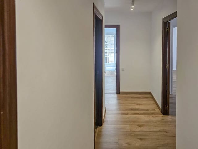 5 soveværelse Lejlighed til leje i Ciutat Vella, Valencia by - € 2.800 (Ref: 9656129)