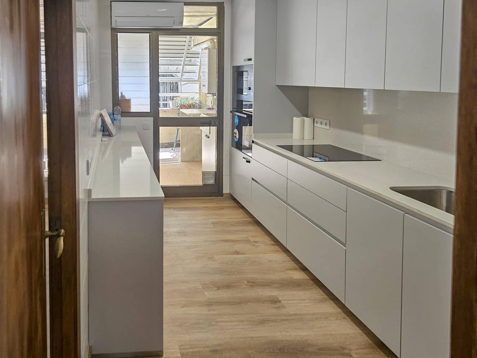 5 soveværelse Lejlighed til leje i Valencia by - € 2.800 (Ref: 9656129)