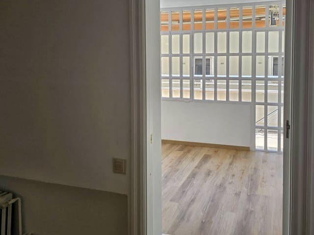 5 soveværelse Lejlighed til leje i Ciutat Vella, Valencia by - € 2.800 (Ref: 9656129)