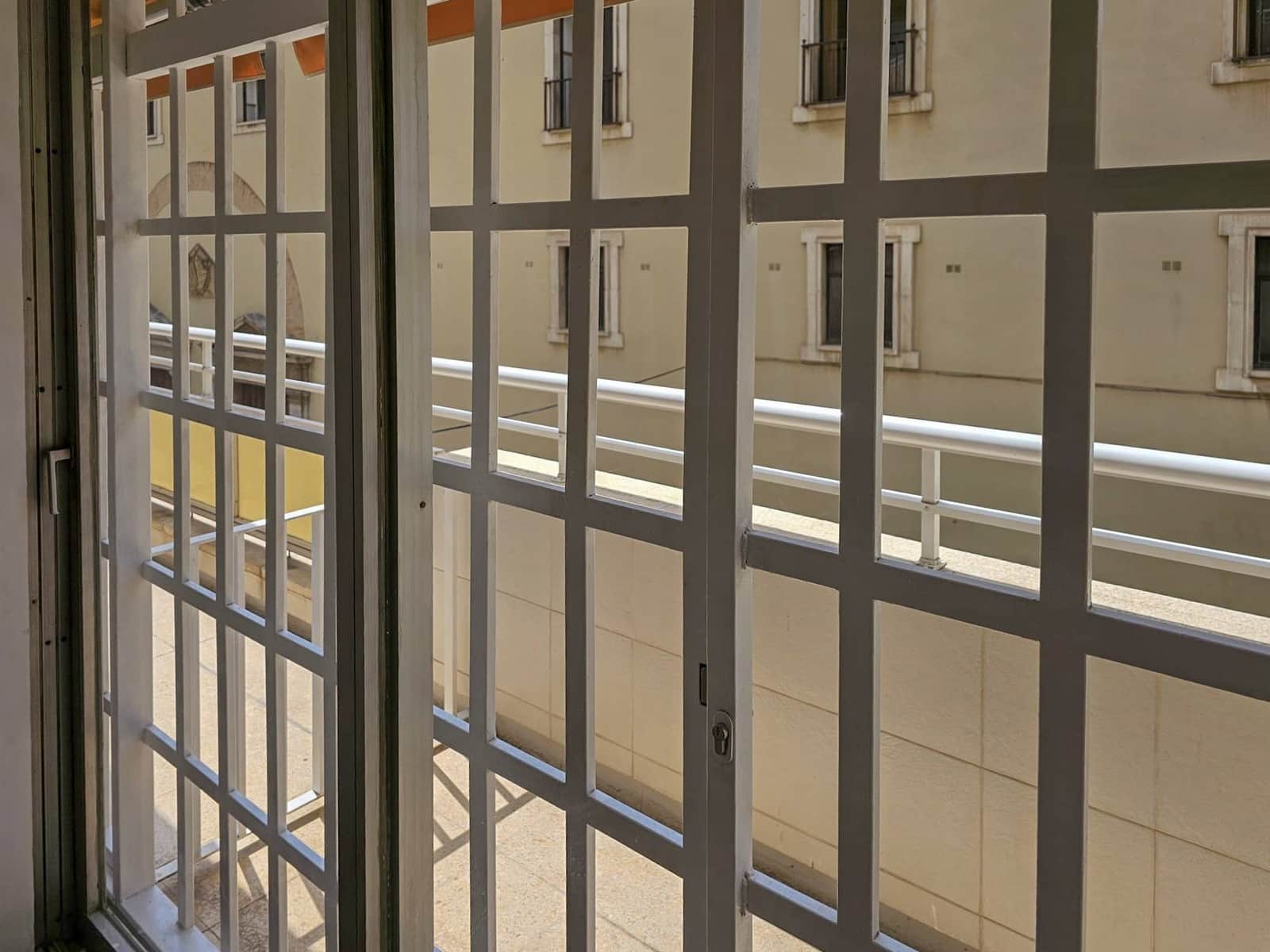 5 soveværelse Lejlighed til leje i Valencia by - € 2.800 (Ref: 9656129)