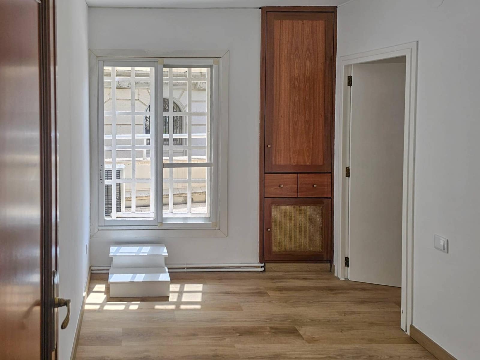 5 soveværelse Lejlighed til leje i Valencia by - € 2.800 (Ref: 9656129)