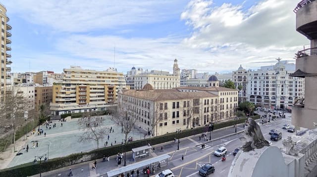 6 sypialnia Mieszkanie na sprzedaż w La Roqueta, Miasto Walencja z garażem - 820 000 € (Ref: 9656130)