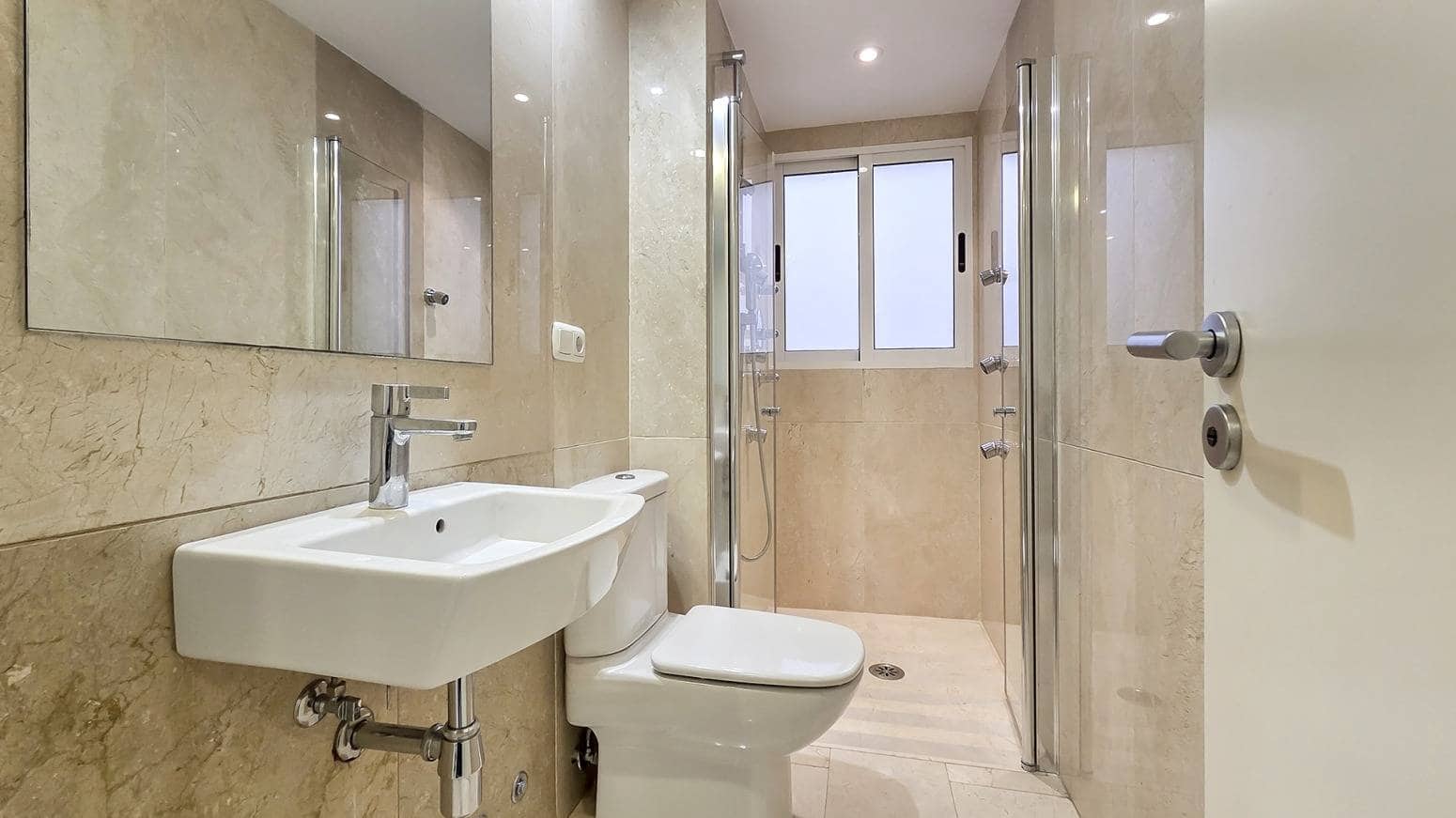 6 sypialnia Mieszkanie na sprzedaż w Miasto Walencja z garażem - 820 000 € (Ref: 9656130)