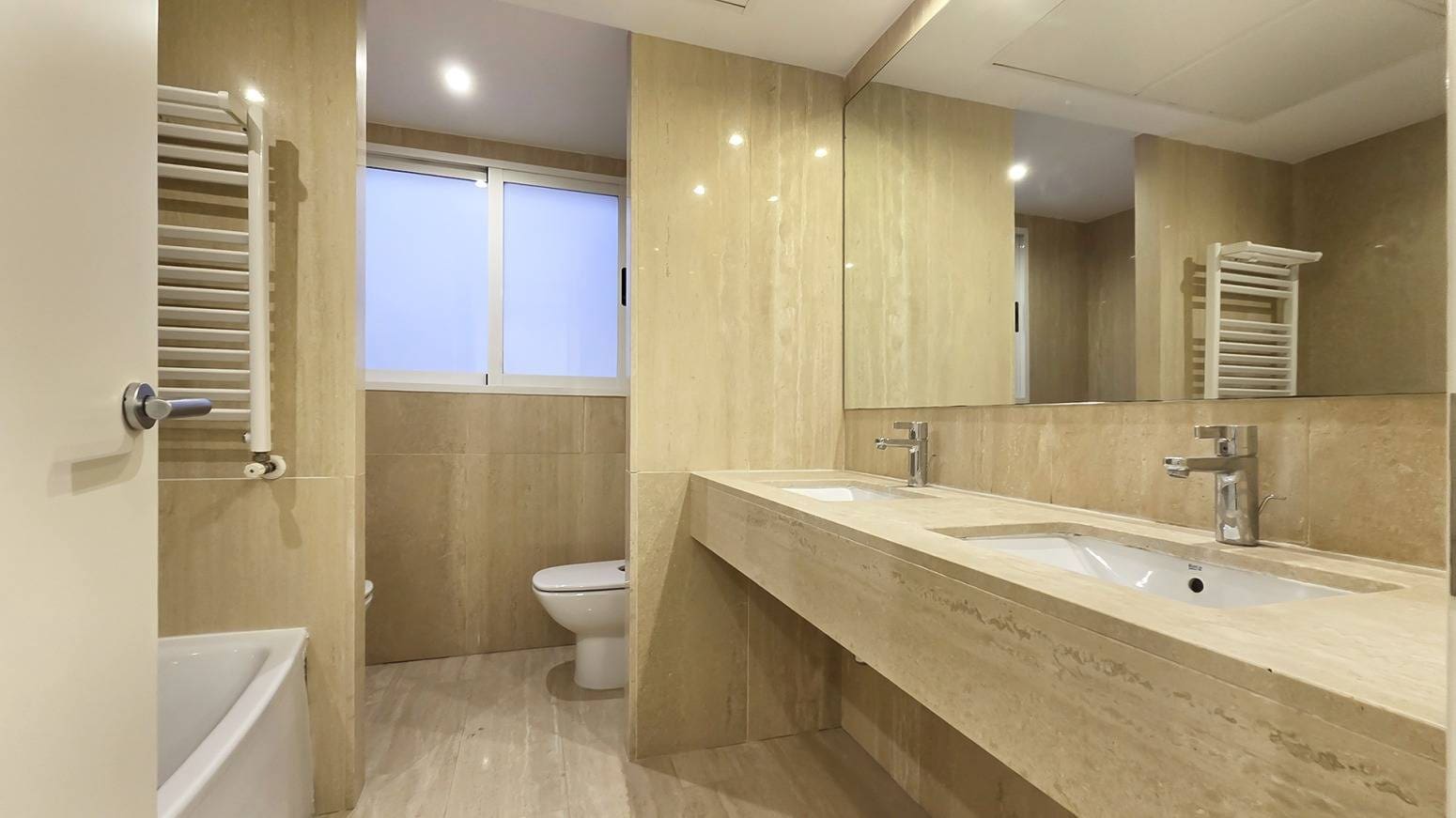 Piso de 6 habitaciones en València ciudad en venta con garaje - 820.000 € (Ref: 9656130)