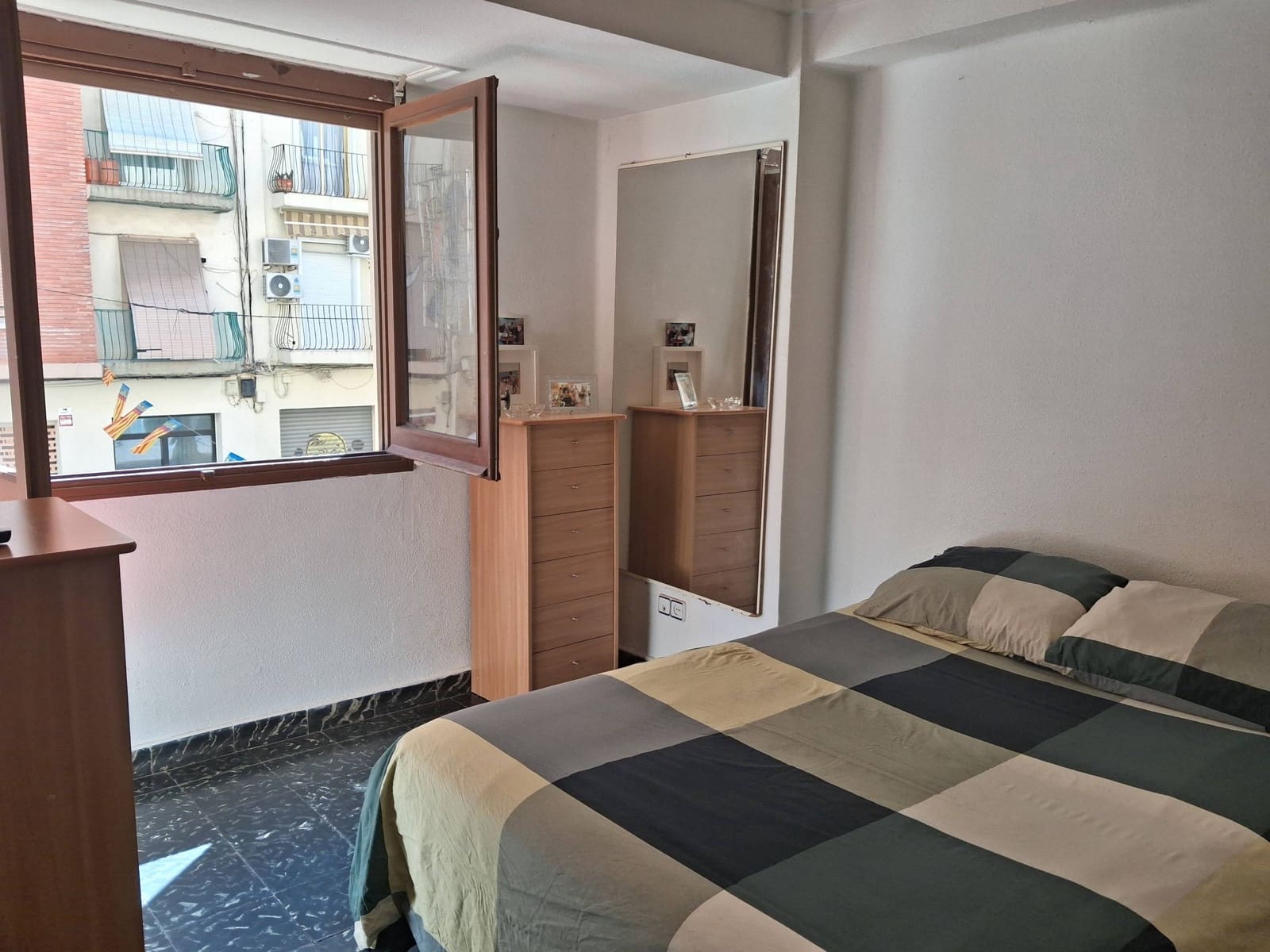 3 bedroom Flat for sale in Valencia city - € 275,000 (Ref: 9686466)