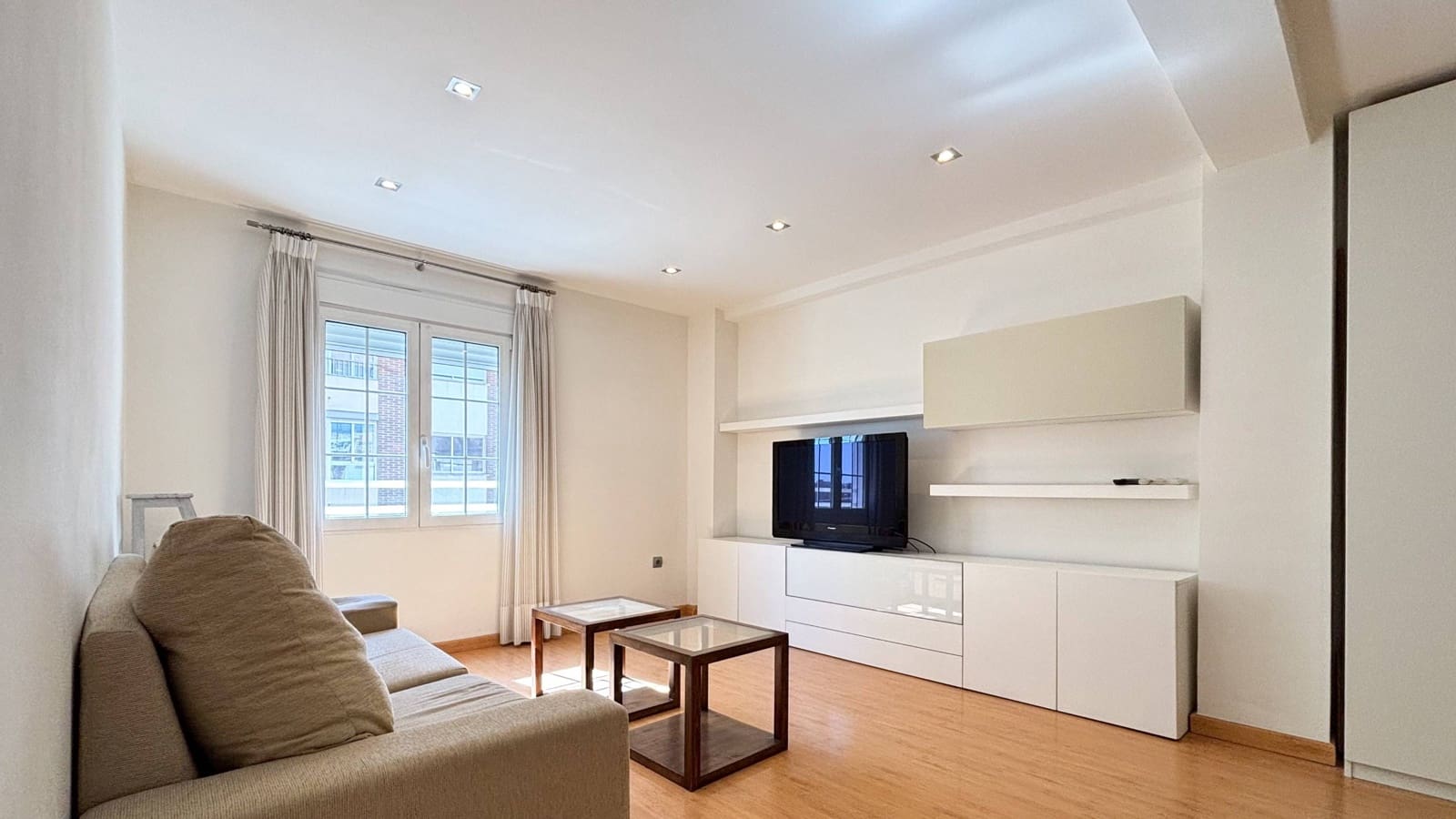 Piso de 2 habitaciones en València ciudad en venta - 340.000 € (Ref: 9738581)