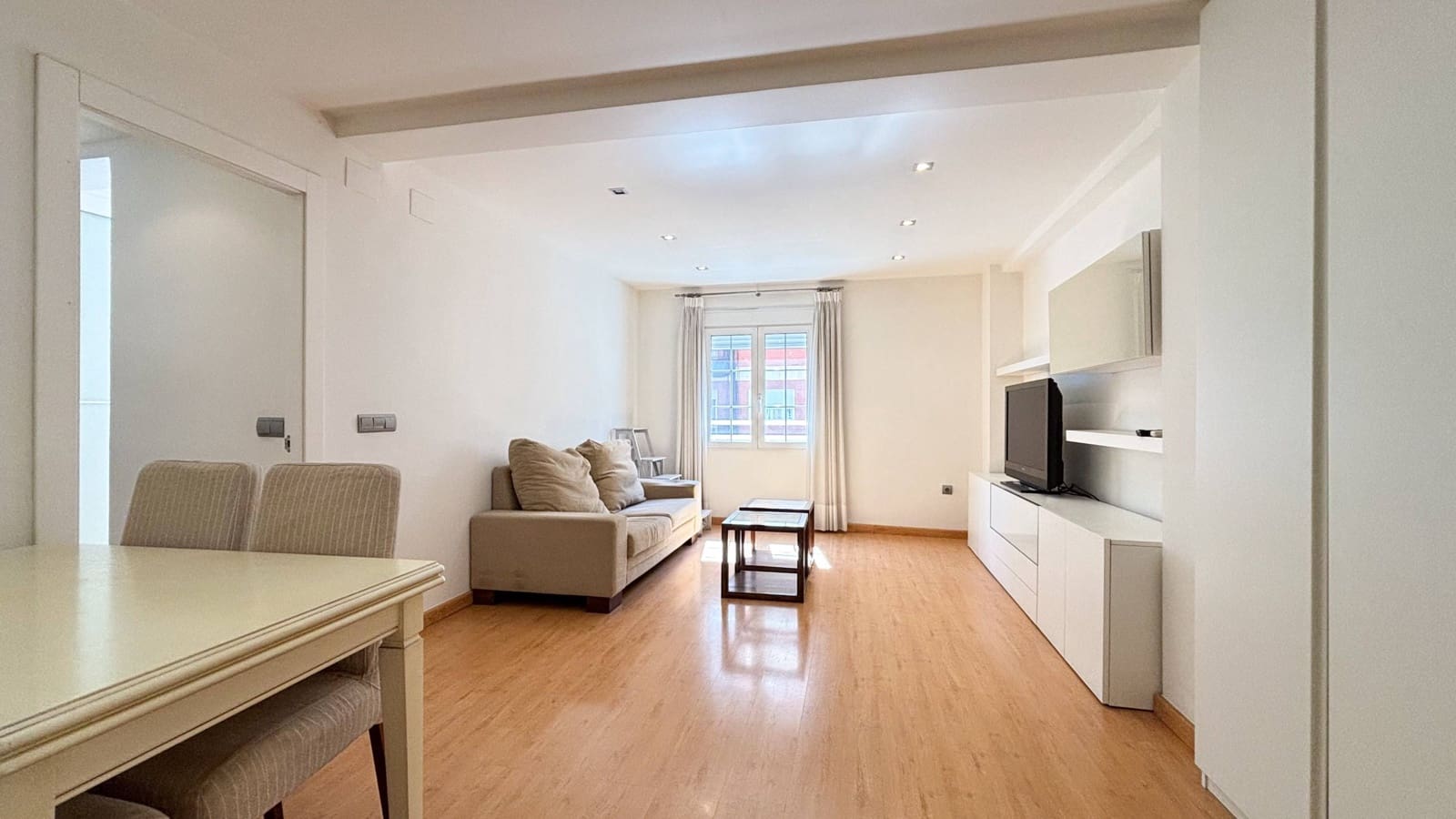 Piso de 2 habitaciones en València ciudad en venta - 340.000 € (Ref: 9738581)