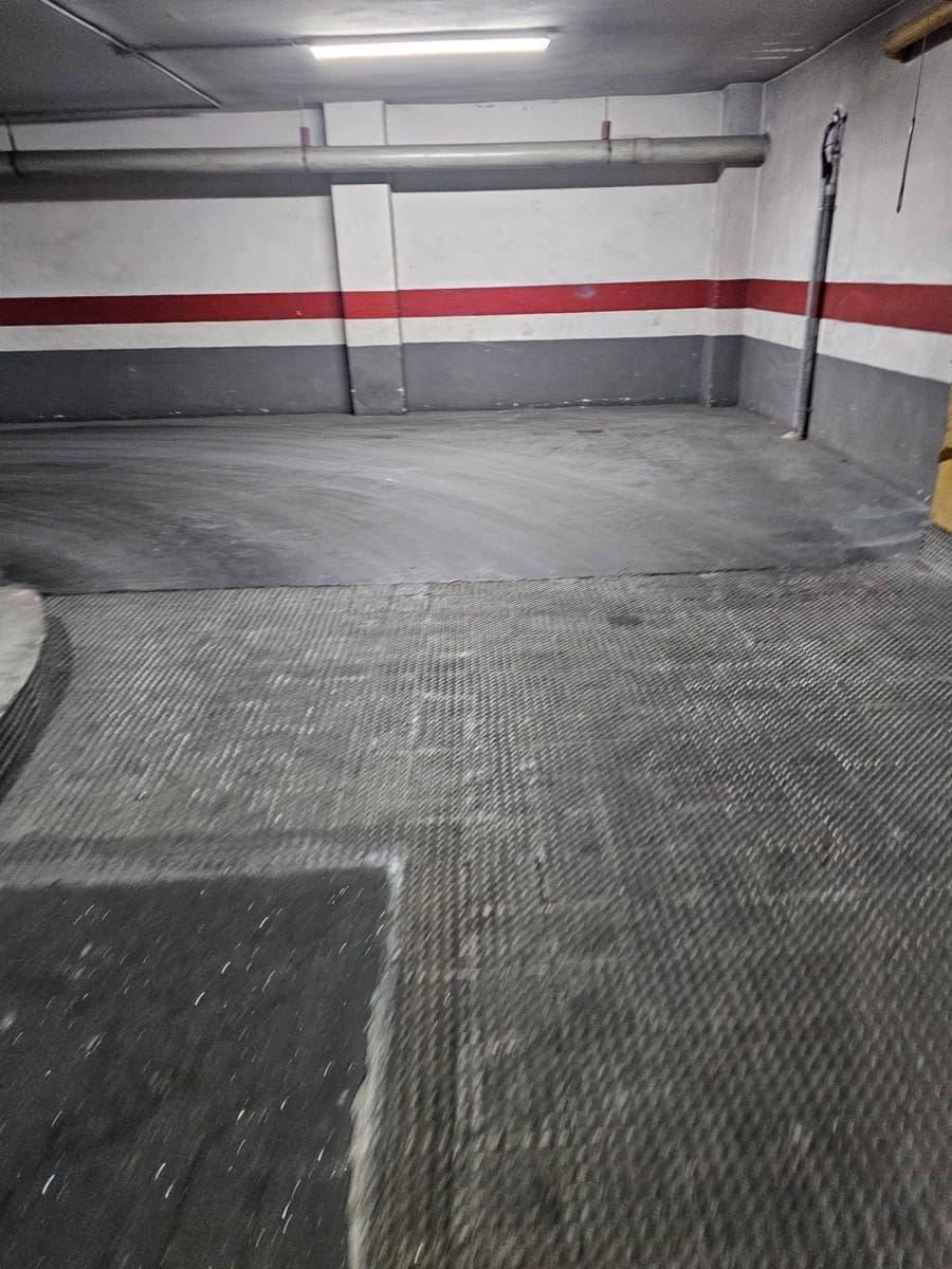 Garaż na sprzedaż w Miasto Walencja - 28 000 € (Ref: 9780581)