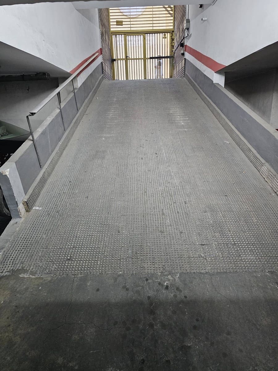 Garaż na sprzedaż w Miasto Walencja - 28 000 € (Ref: 9780581)