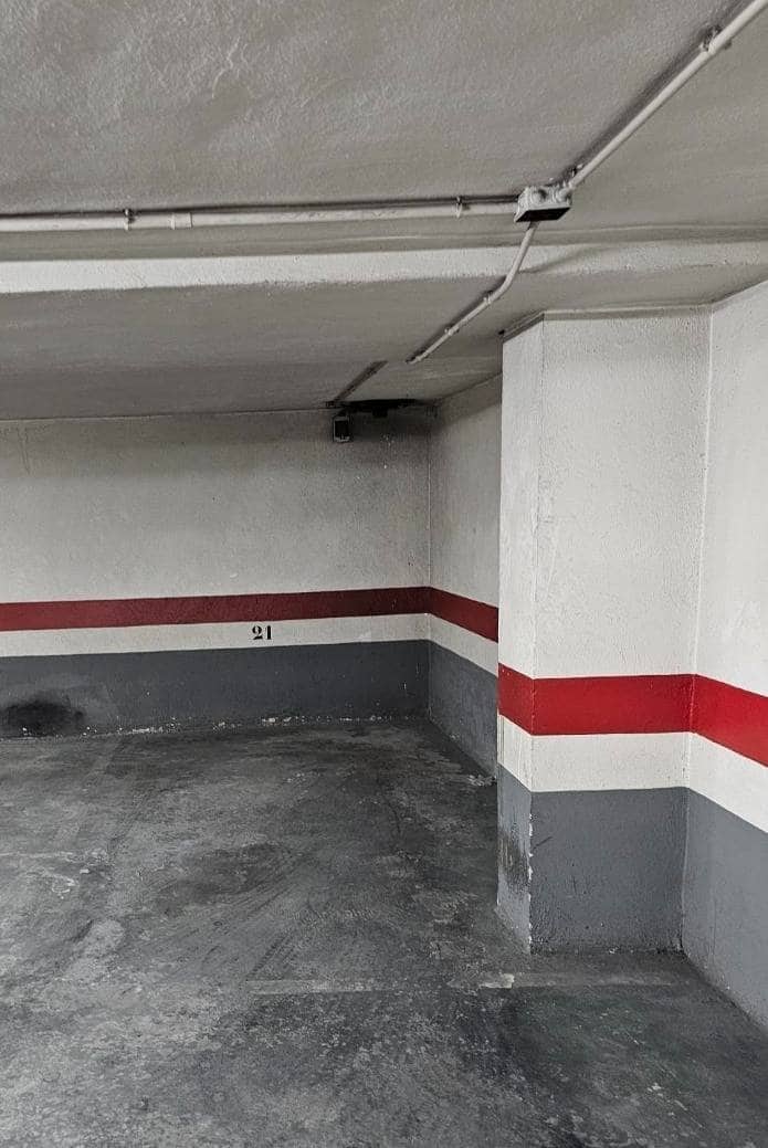 Garage for sale in Valencia city - € 28,000 (Ref: 9780581)