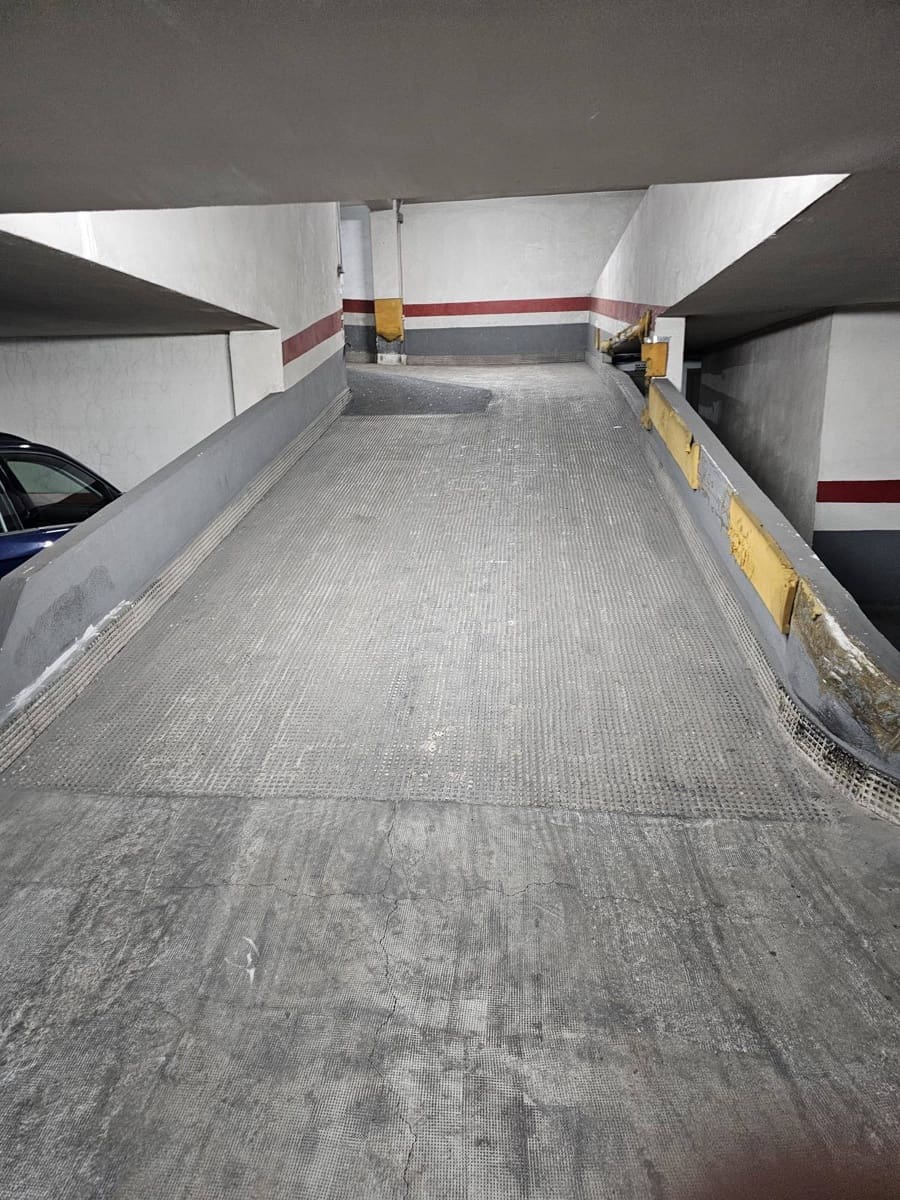 Garage for sale in Valencia city - € 28,000 (Ref: 9780581)