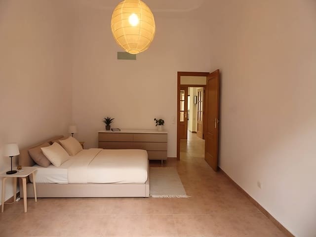 2 slaapkamer Flat te huur in Russafa, Valencia stad - € 1.300 (Ref: 9783157)