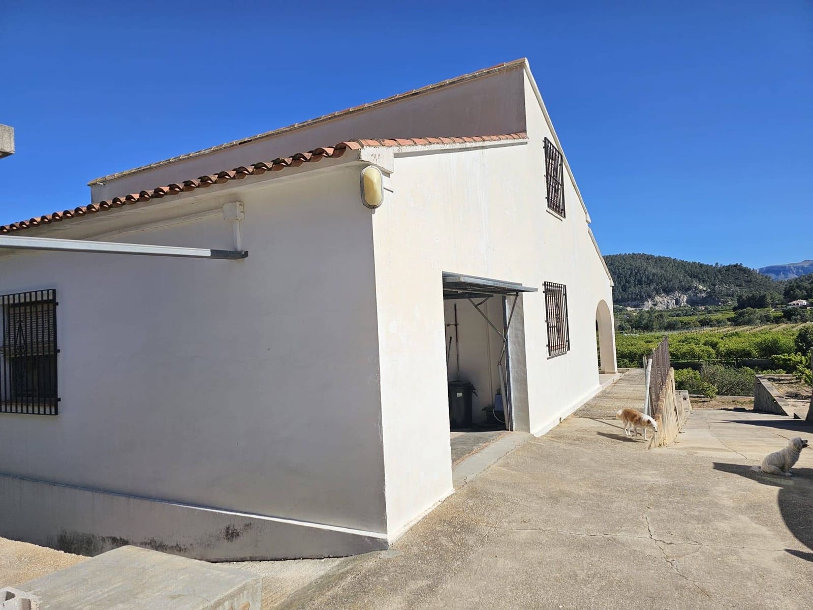 2 sypialnia Finka/Dom wiejski na sprzedaż w Oliva z basenem garażem - 210 000 € (Ref: 9783158)