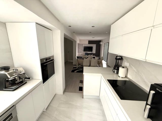 3 makuuhuone Asunto myytävänä paikassa Sant Isidre, Valencia kaupunki - 319 000 € (Ref: 9794652)