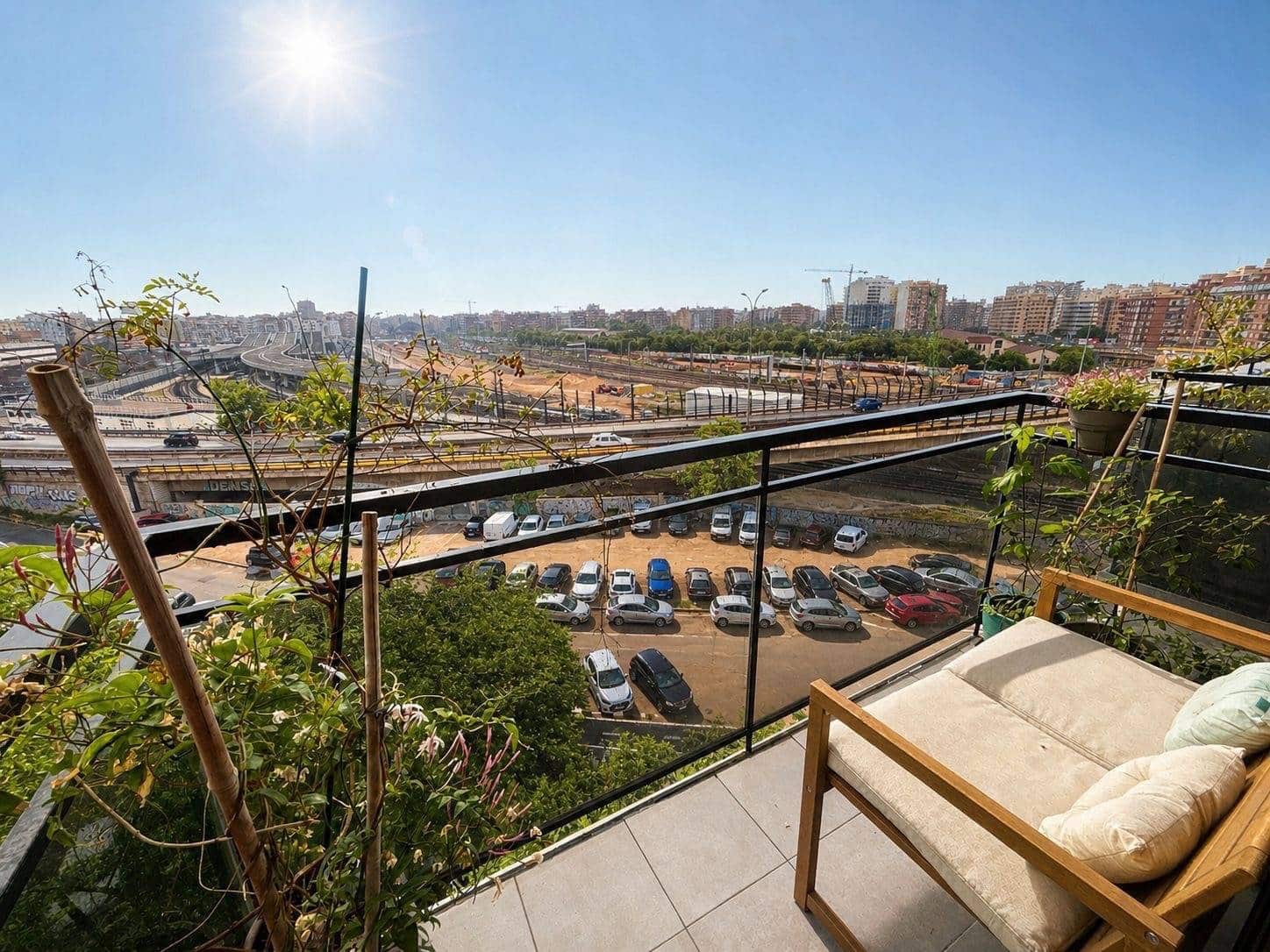 3 bedroom Flat for sale in Valencia city with garage - € 540,000 (Ref: 9807982)