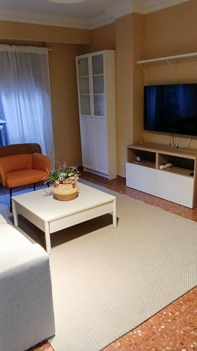 1 soverom Leilighet til leie i Valencia by - € 1 200 (Ref: 9807983)