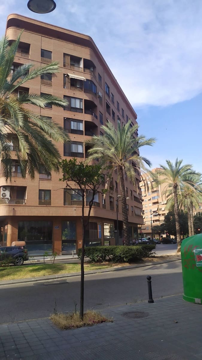1 soverom Leilighet til leie i Valencia by - € 1 200 (Ref: 9807983)